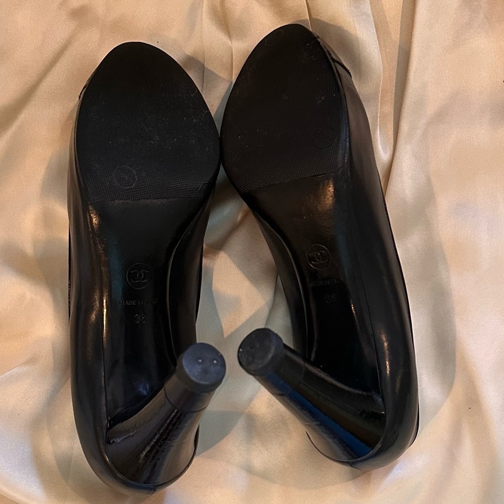 CHANEL Leather Pumps - Picture 5 of 5
